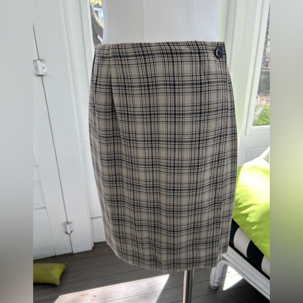 Vintage Jones New York Black and Taupe Plaid Wrap Skirt